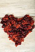 Dried fruit heart