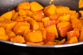 Pumpkin pesto - Pumpkin in a frying pan