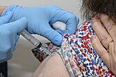 Patient receiving shingles vaccine
