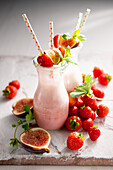 Strawberry smoothie with figs