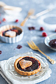 Puff pastry tartlet with cranberry filling