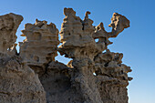 Fantastisch erodierte Sandsteinformationen in der Fantasy Canyon Recreation Site, in der Nähe von Vernal, Utah