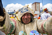 Der Karneval der Negros y Blancos in Pasto, Kolumbien, ist ein lebhaftes kulturelles Spektakel, das sich mit einem Übermaß an Farben, Energie und traditioneller Inbrunst entfaltet