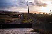 Straße in Lanzarote, Kanarische Inseln, Spanien