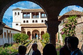 Patio des Bewässerungsgrabens oder Patio de la Acequia im Generalife Alhambra Palast Granada Andalusien Spanien