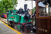 Lokomotive Aliva nº 4 im Zug El Tren de Arganda oder Tren de la Poveda in Arganda del Rey, Madrid, Spanien