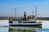 Fähre auf dem Fluss Guadalquivir vom Parque Nacional Coto de Donana, Coto Donana, nach Sanlúcar de Barrameda Provinz Huelva, Region Andalusien, Spanien, Europa