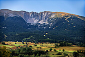 Vermicelle-Korridor, Canigo. La Cambre d'Aze ist der höchste Punkt eines wunderschönen Kessels, der das Eyna-Tal in der französischen Cerdanya überragt. Pyrénées-Orientales, Languedoc-Roussillon, Frankreich