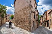 Straße San Juan in der Plazuela des Gefängnisplatzes in Siguenza, Provinz Guadalajara, Spanien,