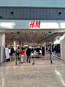 H&M store in Puerto Venecia, well-recognized shopping center based out of the city of Zaragoza, Spain.