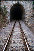 Tunnel in der Strecke des Tren de Soller, historischer Zug, der Palma de Mallorca mit Soller verbindet, Mallorca, Balearen, Spanien, Mittelmeer, Europa
