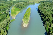 Frankreich, Isere, Avenieres, Ufer der Ilon an der Vieux Rhone (Luftaufnahme)