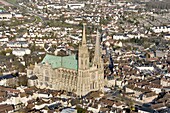 Frankreich, Eure et Loir, Chartres, Kathedrale Notre Dame, von der UNESCO zum Weltkulturerbe erklärt (Luftaufnahme)