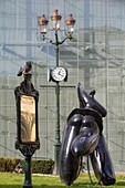 France, Hauts de Seine, Puteaux, pigeon, municipal panel and Le Courrier du Coeur, sculpture by Jean-Louis Toutain