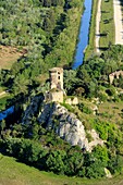 France, Vaucluse, Chateauneuf du Pape, Castle of L'Hers (Xe) (aerial view)