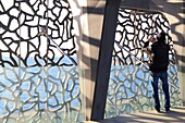 Frankreich, Bouches du Rhone, Marseille, J4 esplanade, MUCEM (Museum der europäischen und mediterranen Zivilisationen) des Architekten Rudy Ricciotti, das Betongeflecht der architektonischen Struktur