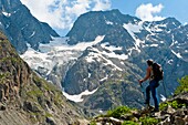 Frankreich, Isere, Saint-Christophe-en-Oisans, Blick auf den Gletscher Petit Chardon