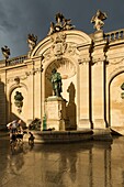 Frankreich, Meurthe et Moselle, Nancy, Statue von Jacques Callot auf dem Place Vaudemont in der Nähe des Stanislas-Platzes (ehemaliger königlicher Platz), erbaut von Stanislas Leszczynski, König von Polen und letzter Herzog von Lothringen im 18. Jahrhundert, von der UNESCO zum Weltkulturerbe erklärt,