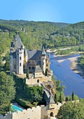 Frankreich, Dordogne, Vitrac, dominiert von der Burg Montfort (Luftaufnahme)