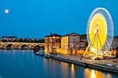 France, Haute Garonne, Toulouse, the docks of the Garonne with the Grande Roue and the Hotel Dieu Saint Jacques