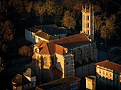 Frankreich, Pyrenäen, Ariege, Pamiers, Abteikirche St-Volusien, Luftaufnahme der Abteikirche