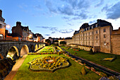 Frankreich, Morbihan, Golf von Morbihan, Vannes, Stadtmauer, Schloss l'Hermine und Garten