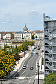 Frankreich, Loire-Atlantique, Nantes, Ile de Nantes (Insel von Nantes), Loire-Kais und die Kuppel von Notre Dame du Bon Port