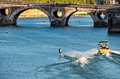 France, Haute Garonne, Toulouse, water skiing on the Garonne