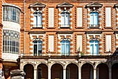 France, Haute Garonne, Toulouse, district of Carmes, facades of particular Hotel, rue de Metz