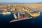 Frankreich, Bouches du Rhone, Marseille, 2. Bezirk, Euroméditerranée-Gebiet, Stadtteil La Joliette, Esplanade J4, im Hintergrund der Vieux Port (Luftbild)