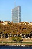 Frankreich, Rhône, Lyon, 3. Arrondissement, Stadtviertel La Guillotière, Kai Victor Augagneur, UNESCO-Weltkulturerbe, im Hintergrund der Turm Incity