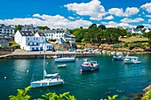 France, Finistere, Clohars Carnoet, the picturesque fishing harbour of Doelan