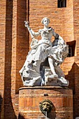Frankreich, Haute Garonne, Toulouse, Statue in der Rue Boulbonne