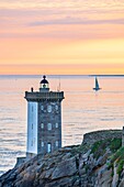 Frankreich, Finistere, Le Conquet, Halbinsel Kermorvan, Leuchtturm von Kermorvan aus dem Jahr 1849
