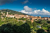 Frankreich, Corse du Sud, Porto, Golf von Porto, von der UNESCO zum Weltkulturerbe erklärt, das Dorf Piana als eines der schönsten Dörfer Frankreichs eingestuft