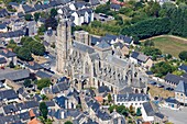 Frankreich, Ille et Vilaine, Dol de Bretagne, die Kathedrale St. Samson (Luftaufnahme)