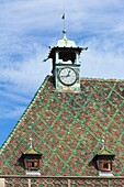 France, Haut Rhin, Route des Vins d'Alsace, 15th century former custom building (Koifhus), the tiled roof