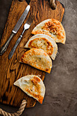 Baked dumplings with meat filling