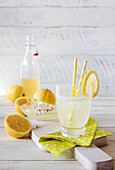 Hausgemachte Zitronenlimonade