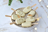Almond and coconut cake pops