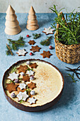 Gingerbread tart with white chocolate and hazelnuts