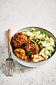 Falafel-Bällchen mit holländischem Gemüsestampf und Bratensauce