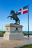 Eine Bronzestatue zum Gedenken an General Greogorio Luperon im La Puntilla Park in Puerto Plata, Dominikanische Republik