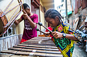 The Tumac Foundation has been working for 50 years to preserve the traditional knowledge of Afro-descendant communities in the Colombian South Pacific; through dance, music and the manufacture of instruments typical of this region: conunos, bass drums, guasas and marimbas built with native woods of the region.