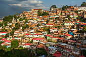 San Agustín del Sur, a popular neighborhood in Caracas, is home to more than 47,000 inhabitants. It can be seen from any part of downtown Caracas thanks to the Metrocable, a cable car system, which connects the lower part, in Parque Central, with the top of the hill called La Ceiba.