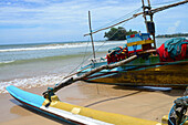 Traditionelle Fischerboote in Weligama, Sri Lanka