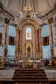 Innenraum der Kirche von Altea, Alicante, Spanien