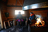 Energierückgewinnung in einer Holzhütte im Naturschutzgebiet Pyh? in Lappland, Finnland