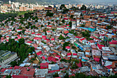 San Agustín del Sur, a popular neighborhood in Caracas, is home to more than 47,000 inhabitants. It can be seen from any part of downtown Caracas thanks to the Metrocable, a cable car system, which connects the lower part, in Parque Central, with the top of the hill called La Ceiba.