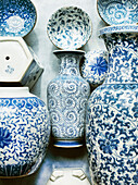 Sammlung von blauem und weißem chinesischen Porzellan